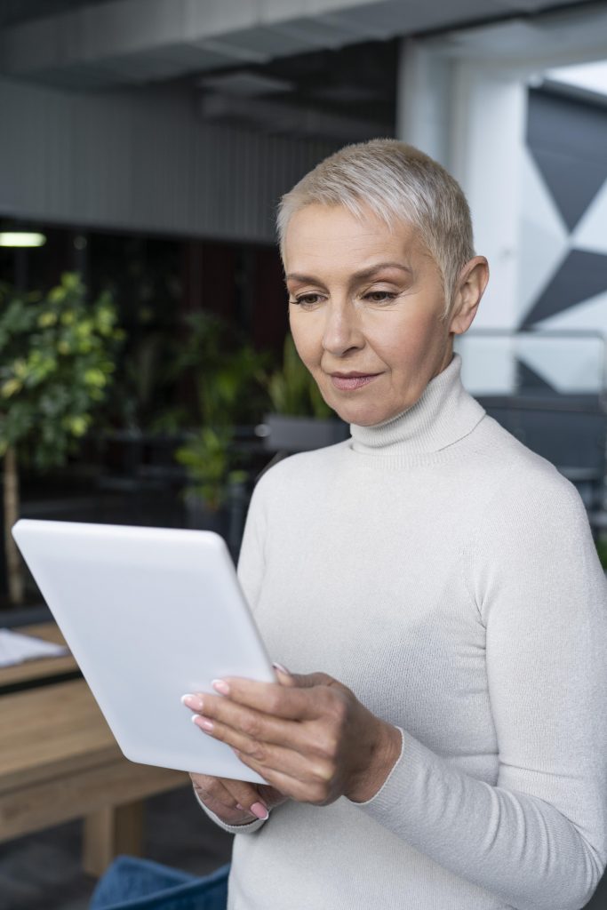 portrait-person-working-while-standing